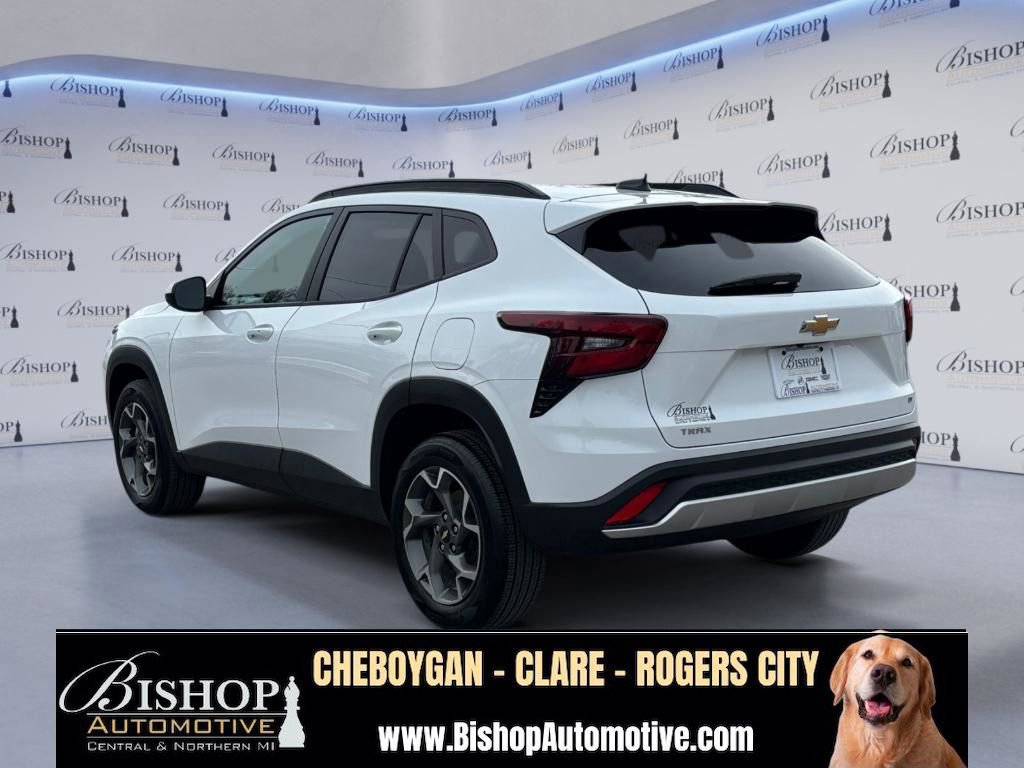 Used 2025 Chevrolet Trax LT w/ LT Convenience Package FWD image 20