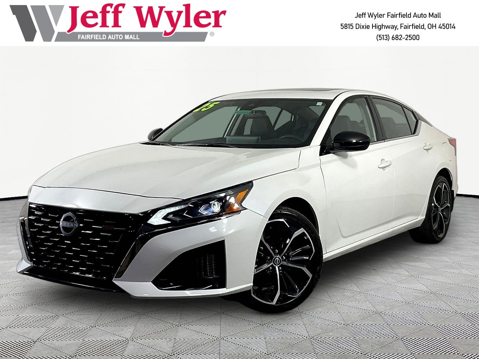 Used 2025 Nissan Altima 2.5 SR w/ SR Premium Package AWD/4WD image 1