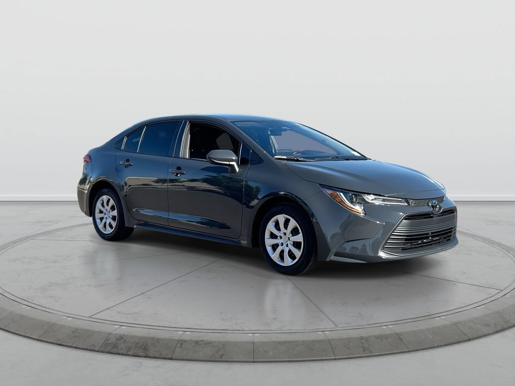 Used 2025 Toyota Corolla LE w/ Convenience Package FWD image 2