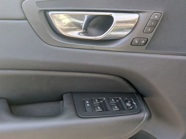 Certified 2025 Volvo XC60 B5 Plus image 25