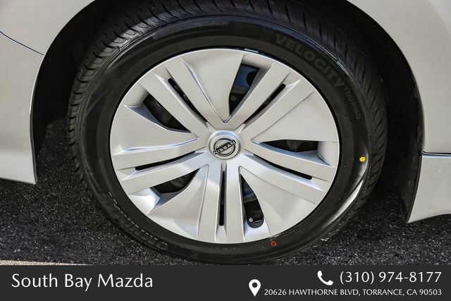 Used 2025 Nissan Leaf S FWD image 11