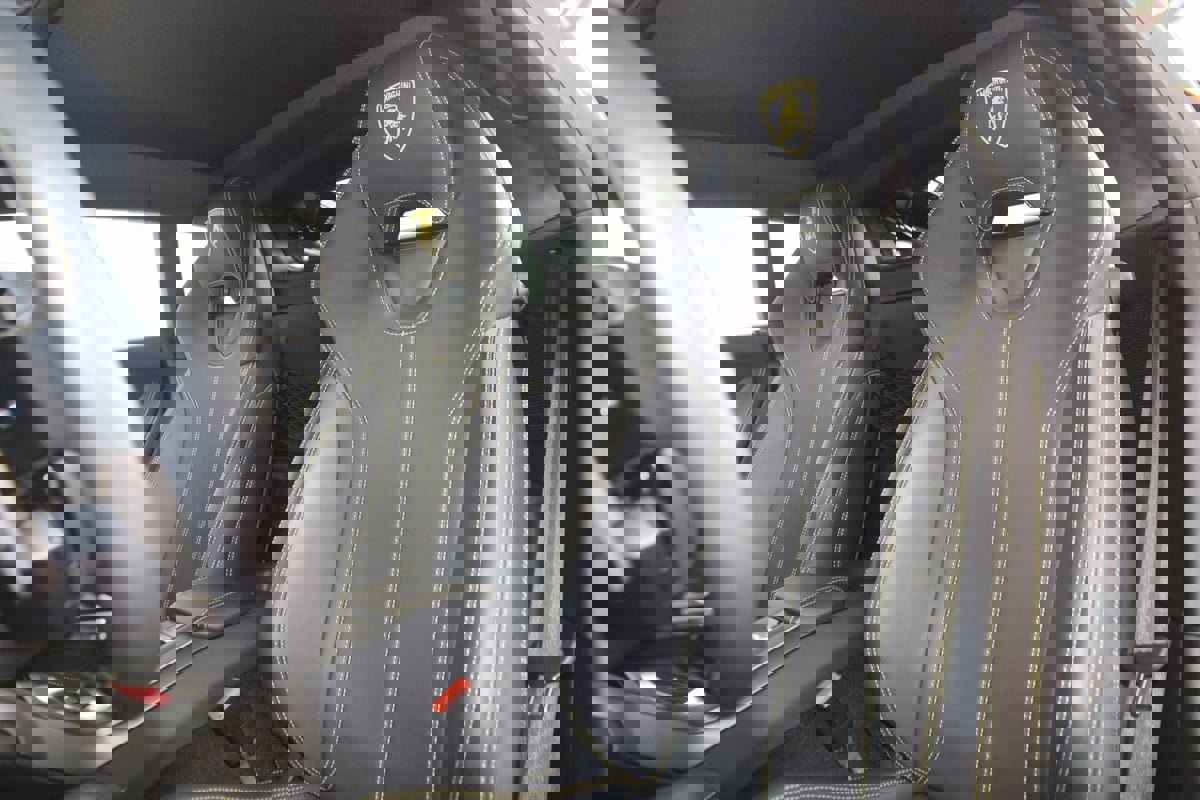 Used 2022 Lamborghini Huracan EVO image 36