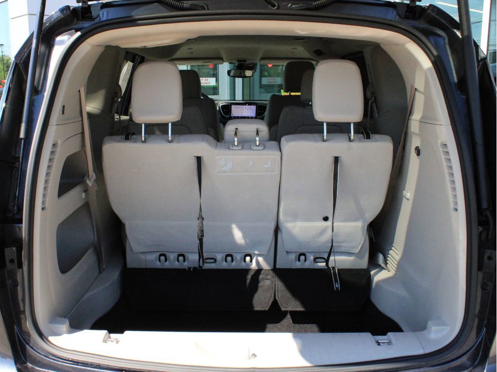 Certified 2021 Chrysler Pacifica Touring-L w/ Premium & Safety Sphere Group FWD image 32