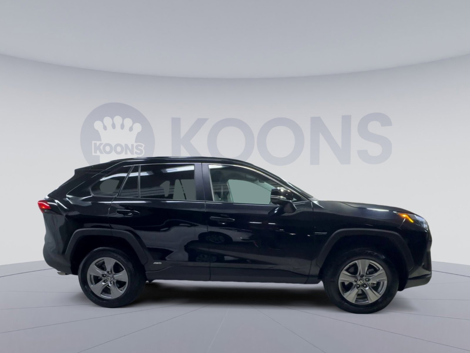Used 2025 Toyota RAV4 XLE AWD/4WD image 12