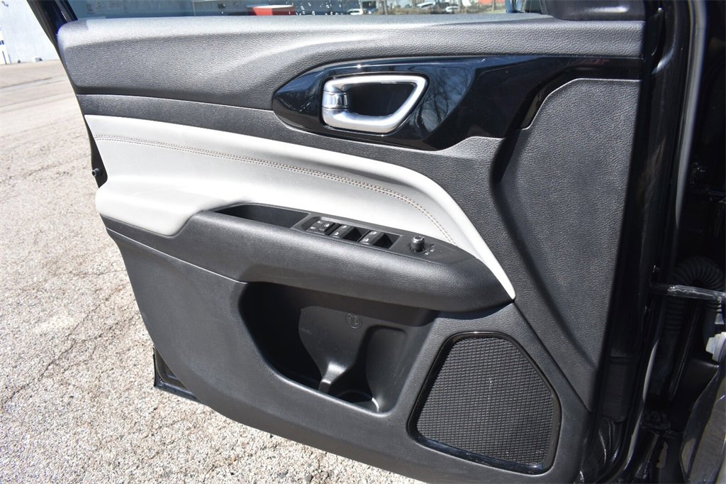 Used 2022 Jeep Compass Limited image 37