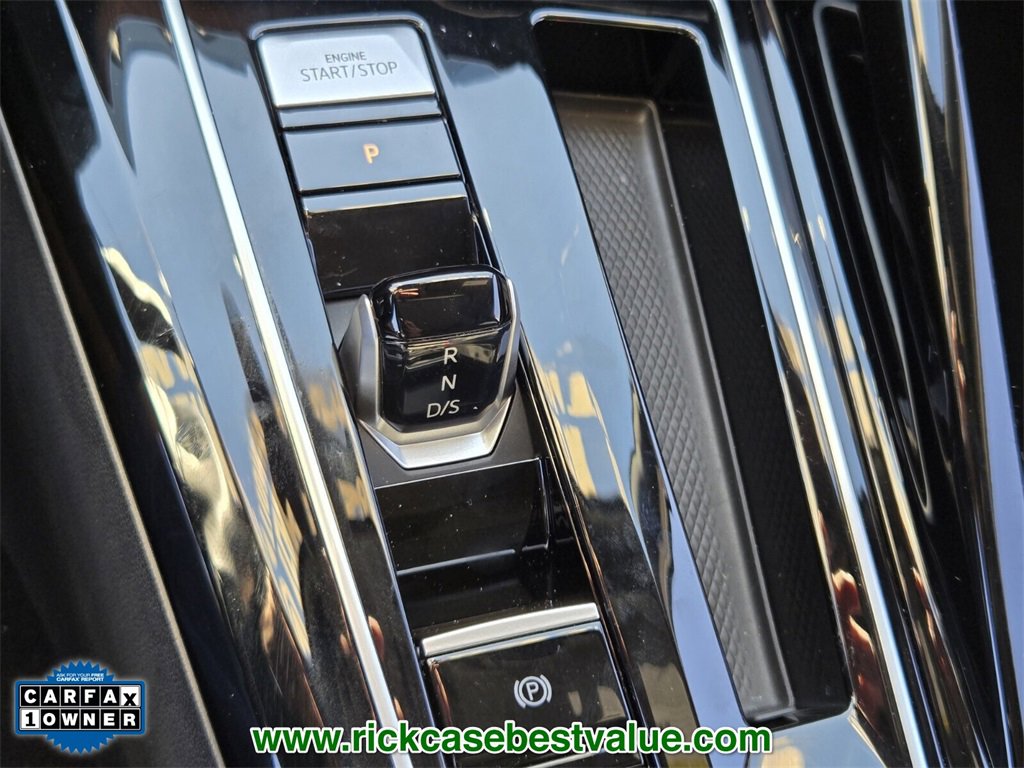 Used 2024 Volkswagen Golf R image 25