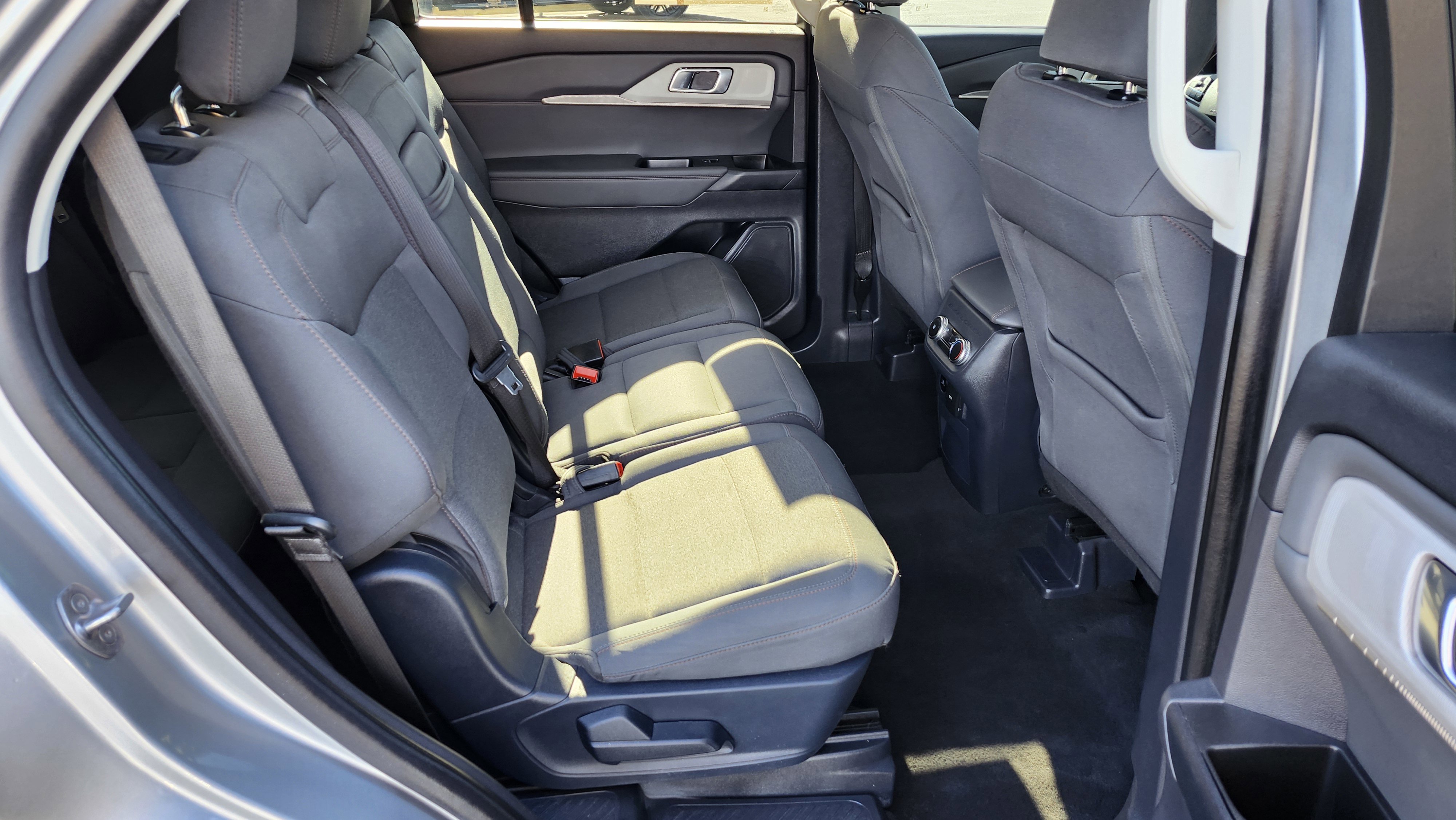 Used 2025 Ford Explorer Active image 12