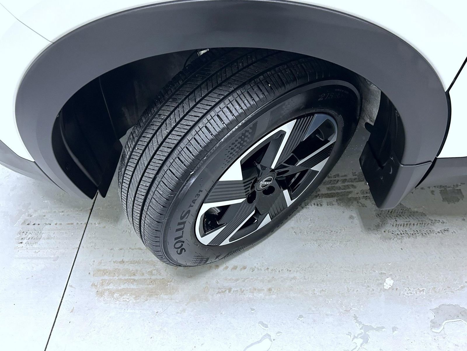 Used 2025 Nissan Kicks SV image 23