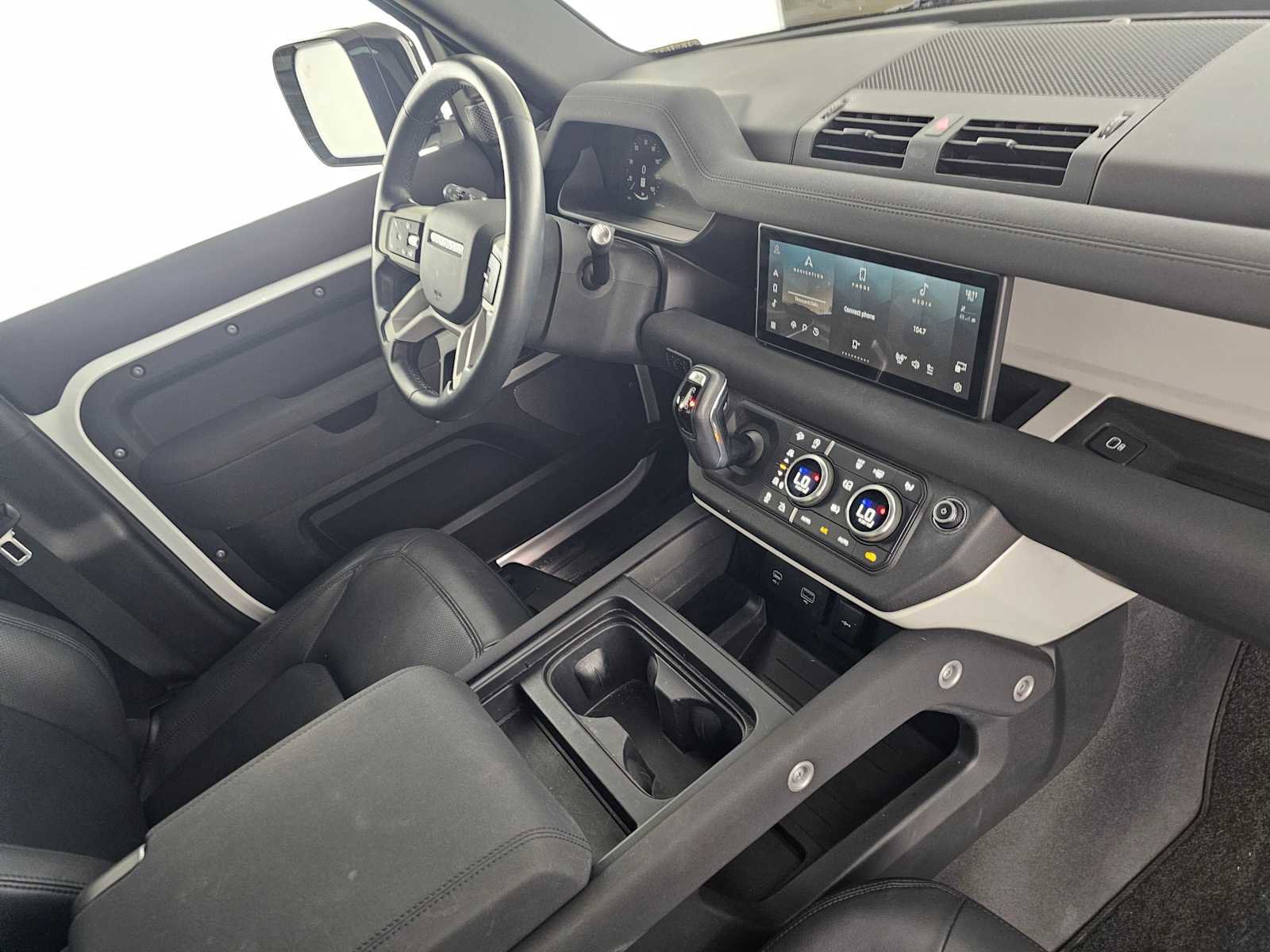 Used 2023 Land Rover Defender 110 S image 11