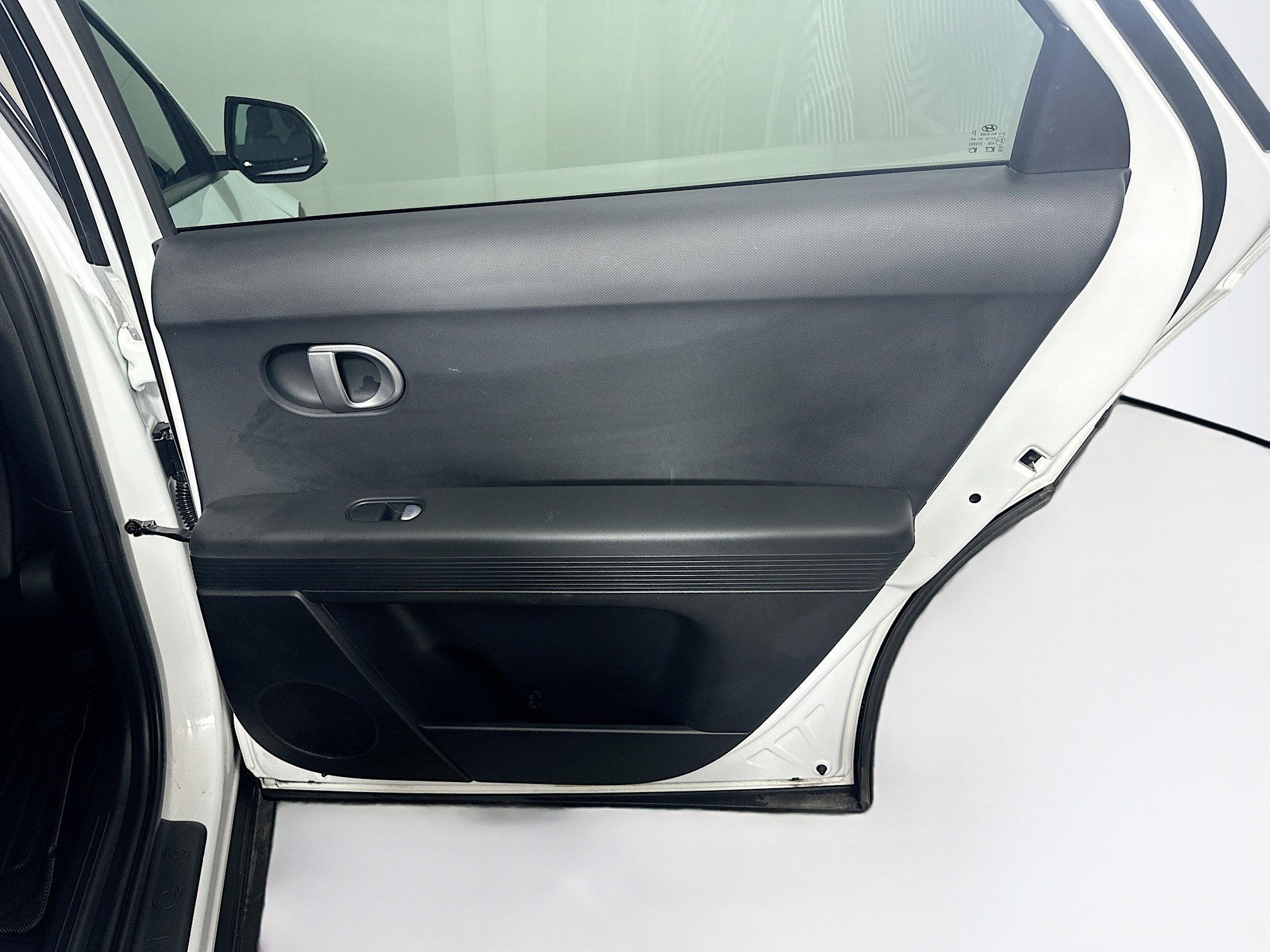 Used 2024 Hyundai Ioniq 5 SE image 29