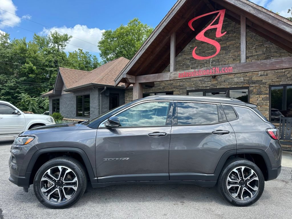 Used 2022 Jeep Compass Limited AWD/4WD image 2