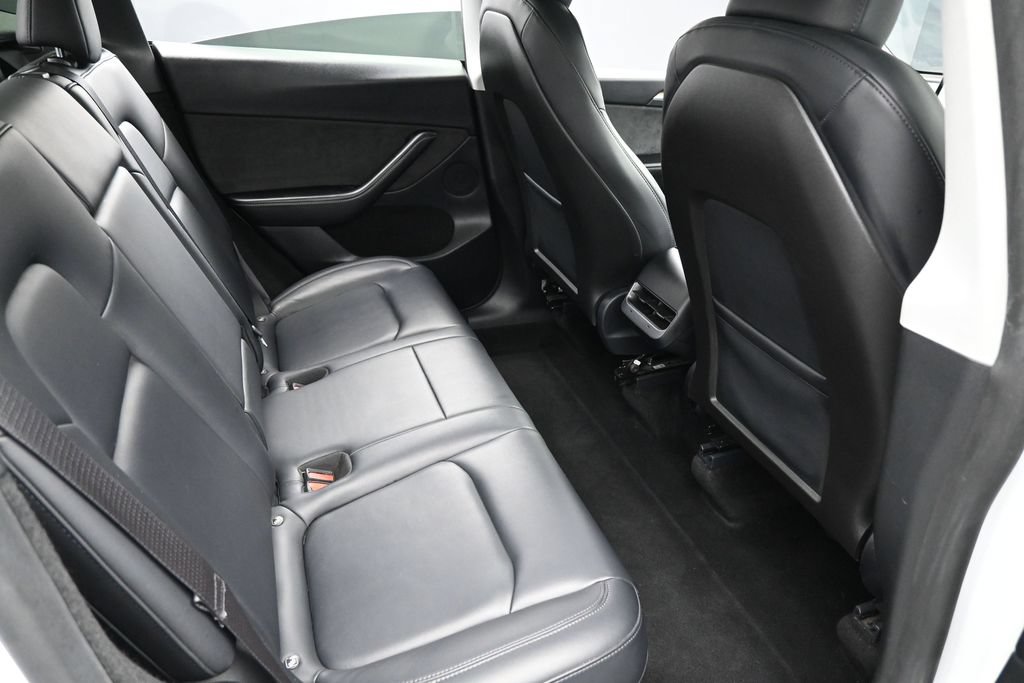 Used 2024 Tesla Model Y 2WD image 17