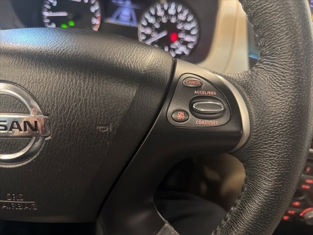 Used 2016 Nissan Pathfinder Platinum w/ Family Entertainment Package image 27