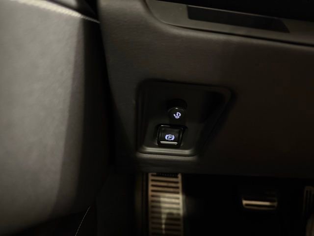 Used 2023 Chevrolet Corvette Stingray Coupe w/ Z51 Performance Package image 19