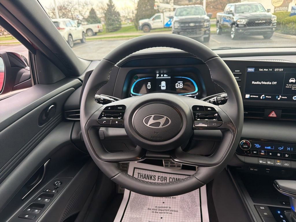 Used 2025 Hyundai Elantra Sport image 3