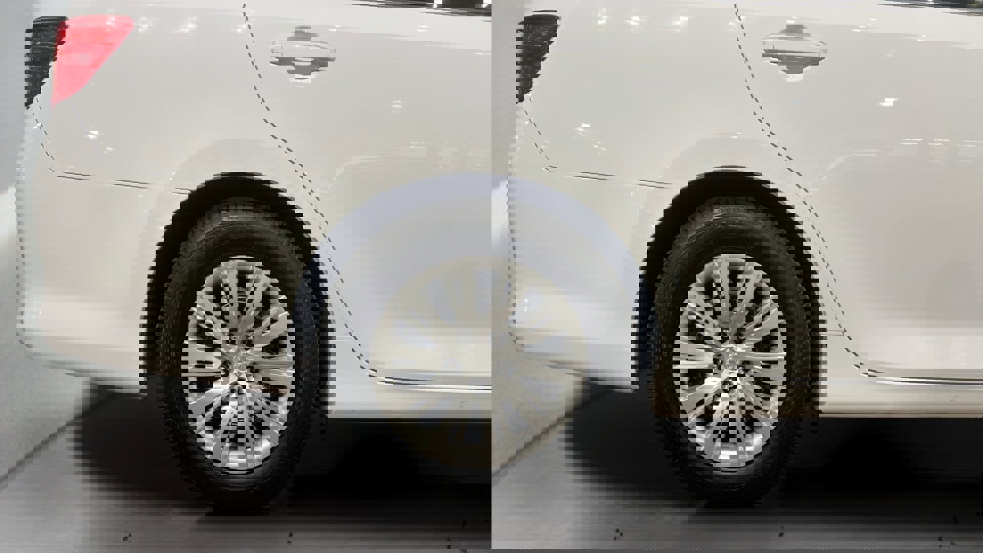 Used 2014 Toyota Camry L FWD image 35