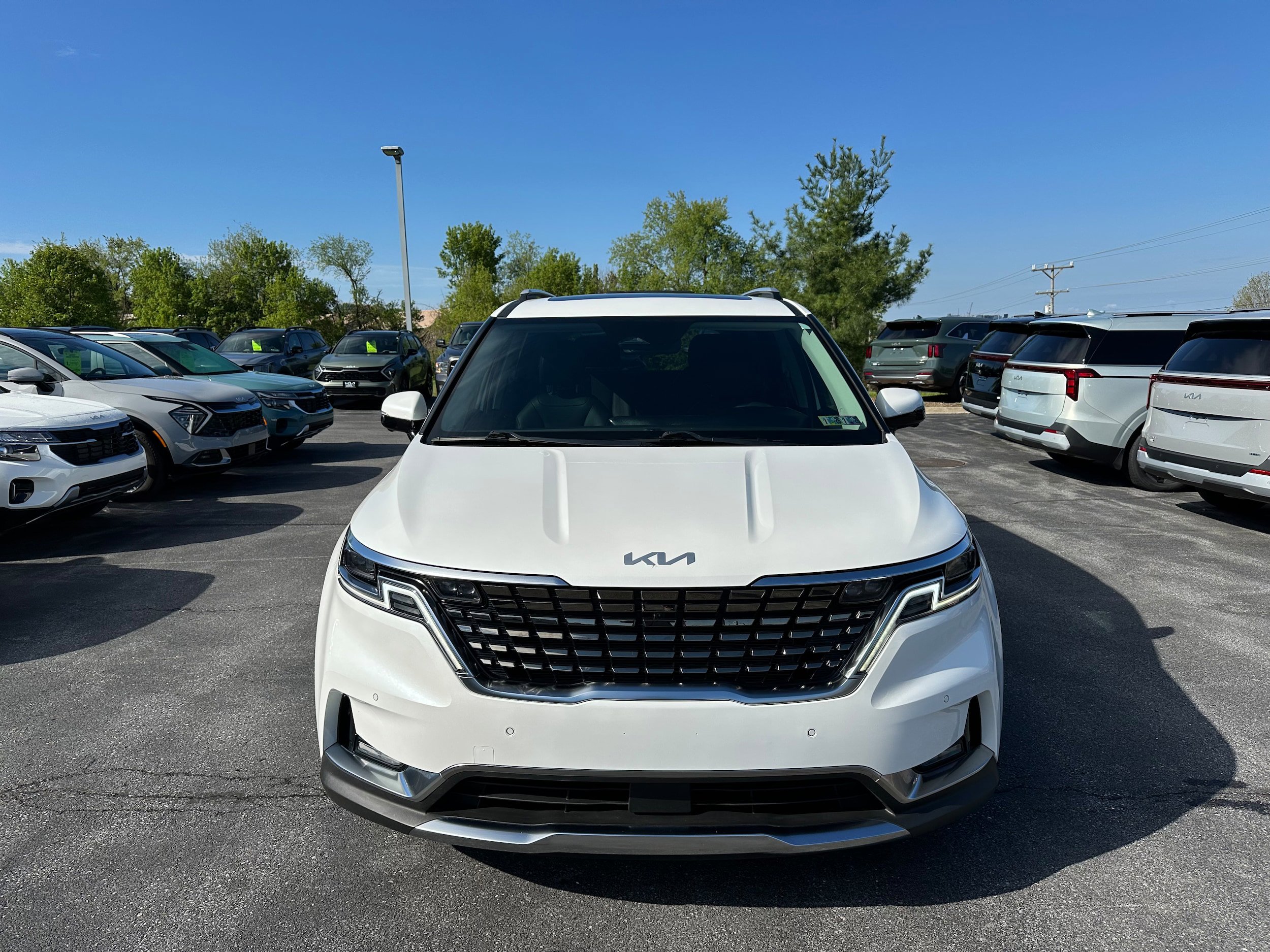 Used 2022 Kia Carnival SX Prestige FWD image 2