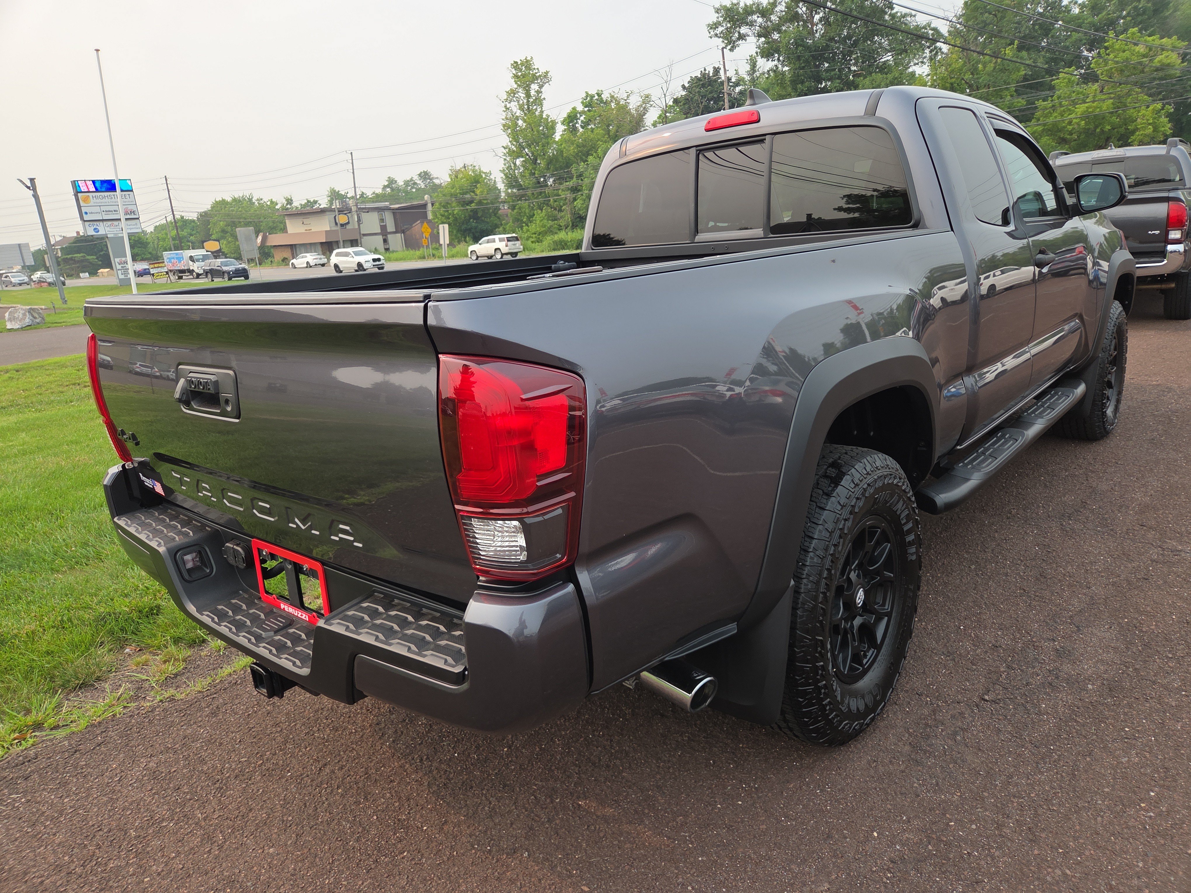 Certified 2020 Toyota Tacoma SR w/ SX Package AWD/4WD image 3