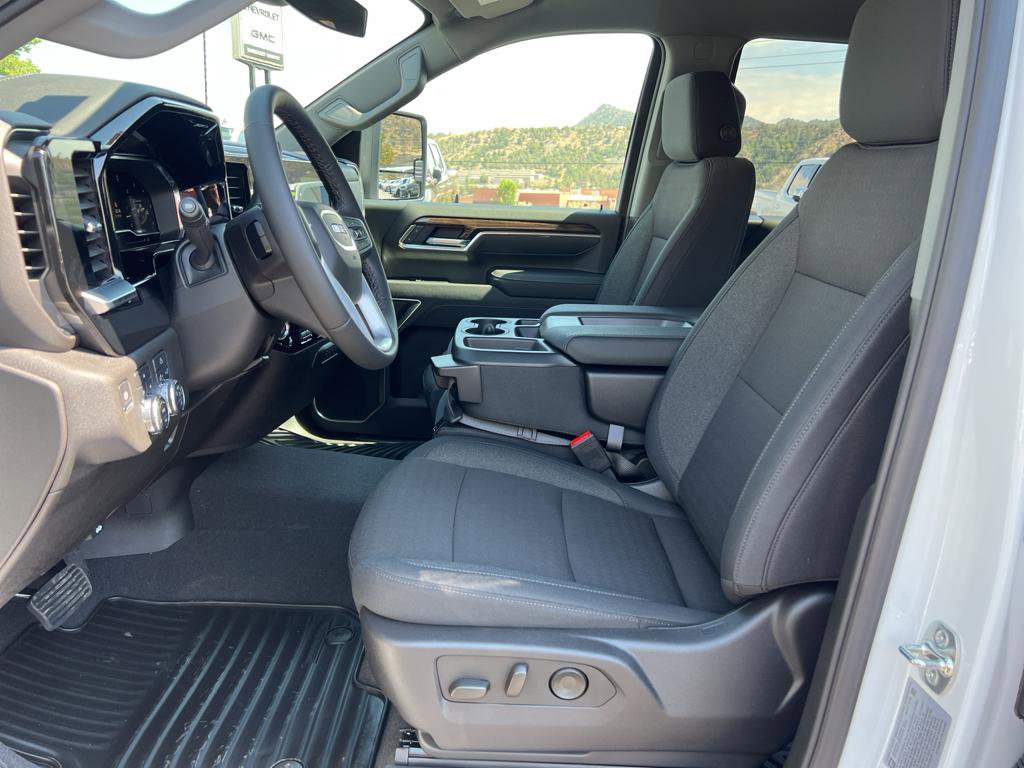 New 2025 GMC Sierra 2500 SLE w/ SLE Convenience Package image 17