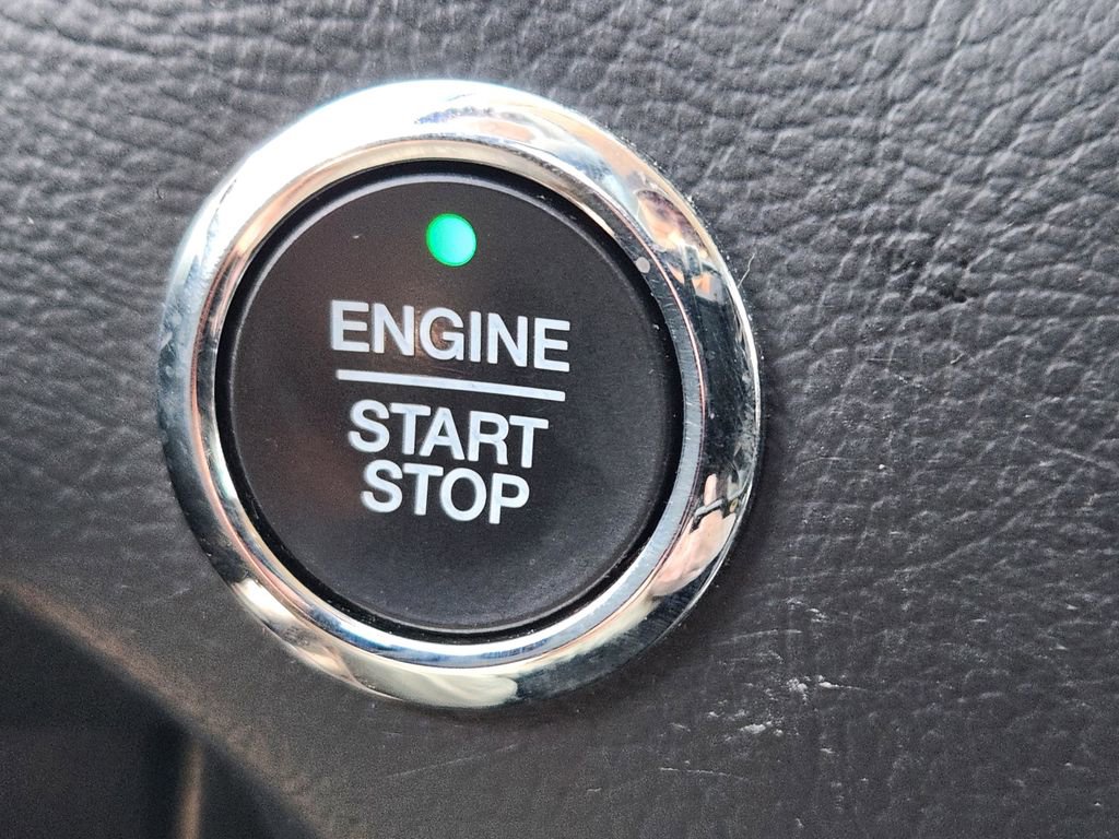 Used 2018 Ford Edge SE image 11