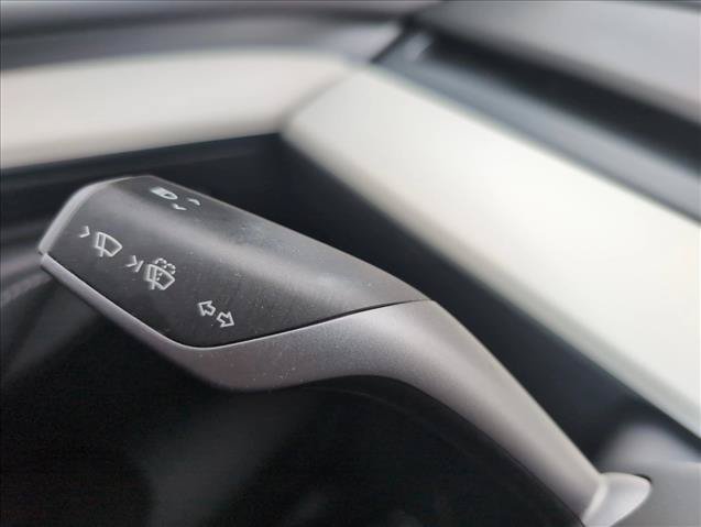 Used 2024 Tesla Model Y Long Range AWD/4WD image 17