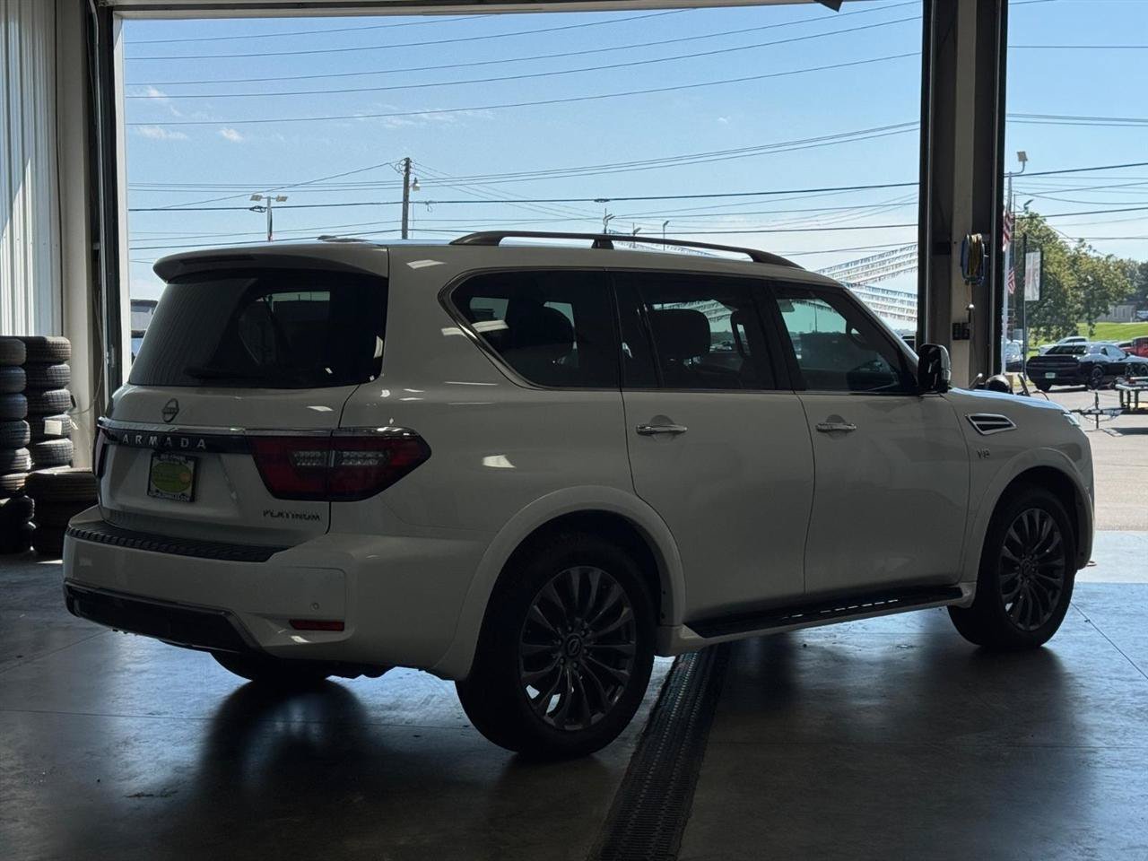 Used 2021 Nissan Armada Platinum w/ Captain's Chairs Package AWD/4WD image 3