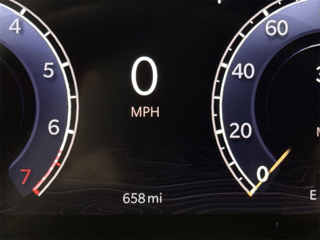 Used 2025 Jeep Grand Cherokee Limited image 12