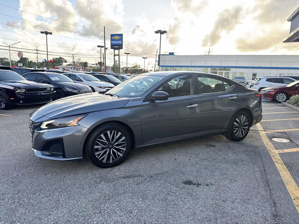 Used 2025 Nissan Altima 2.5 SV image 4