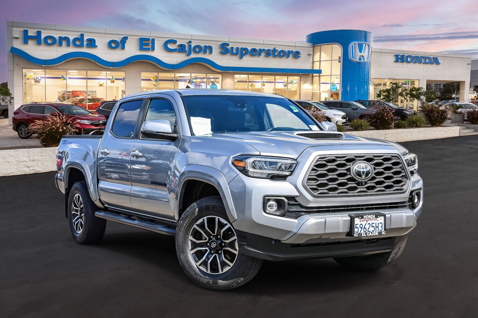 Used 2021 Toyota Tacoma TRD Sport w/ Technology Package RWD image 1