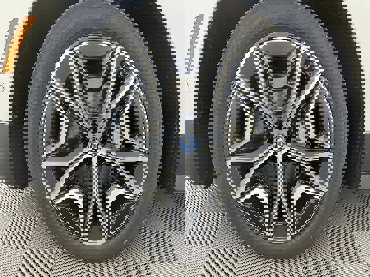 New 2022 BMW iX xDrive50 w/ Convenience Package image 17