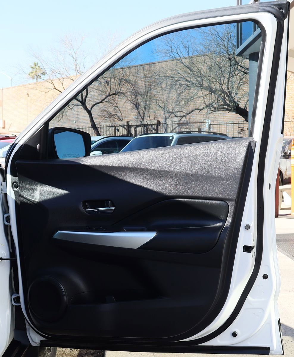 Used 2020 Nissan Kicks SR w/ SR Premium Package FWD image 33