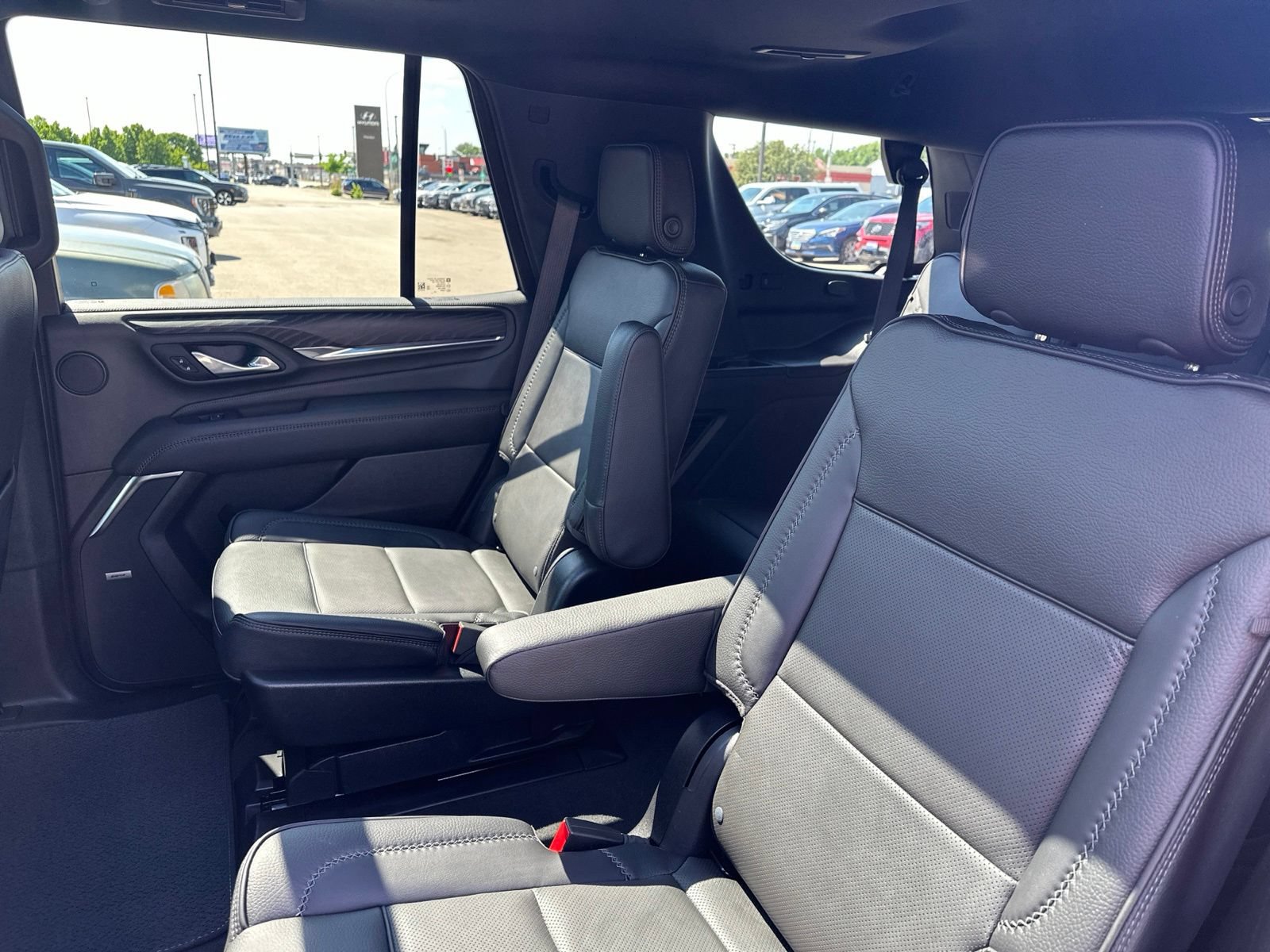 Used 2023 GMC Yukon Denali AWD/4WD image 24
