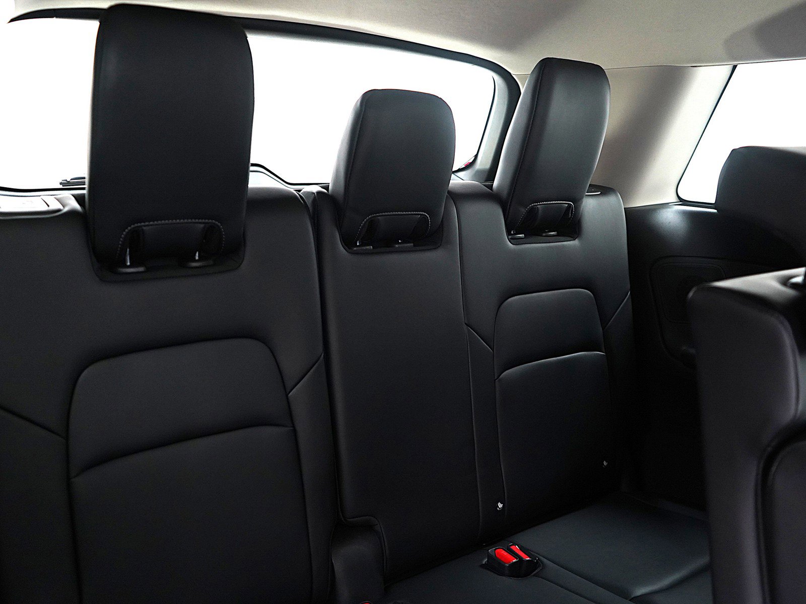 Used 2023 Nissan Pathfinder Platinum w/ Lighting Package (N92) image 12