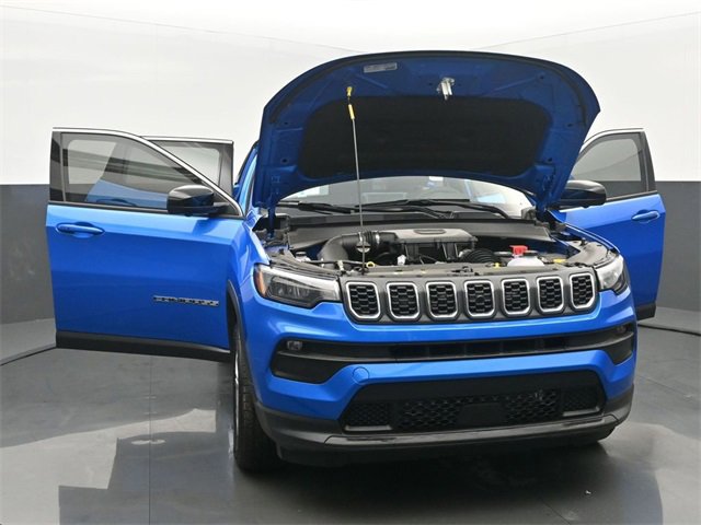New 2025 Jeep Compass Latitude w/ Sun & Sound Group image 54