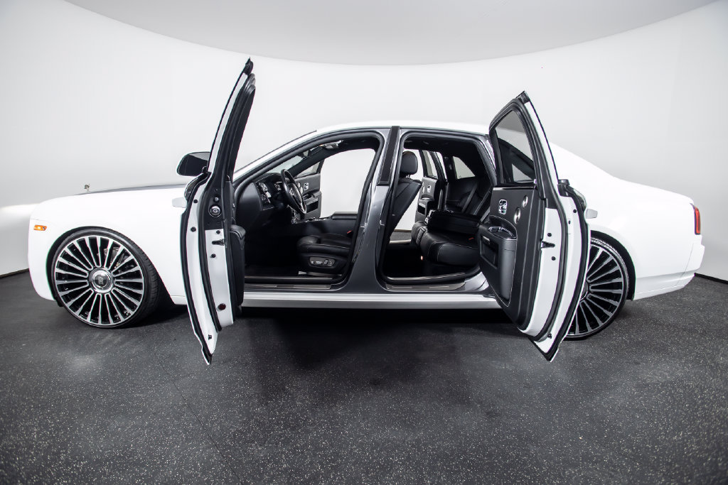 Used 2019 Rolls-Royce Ghost RWD image 3