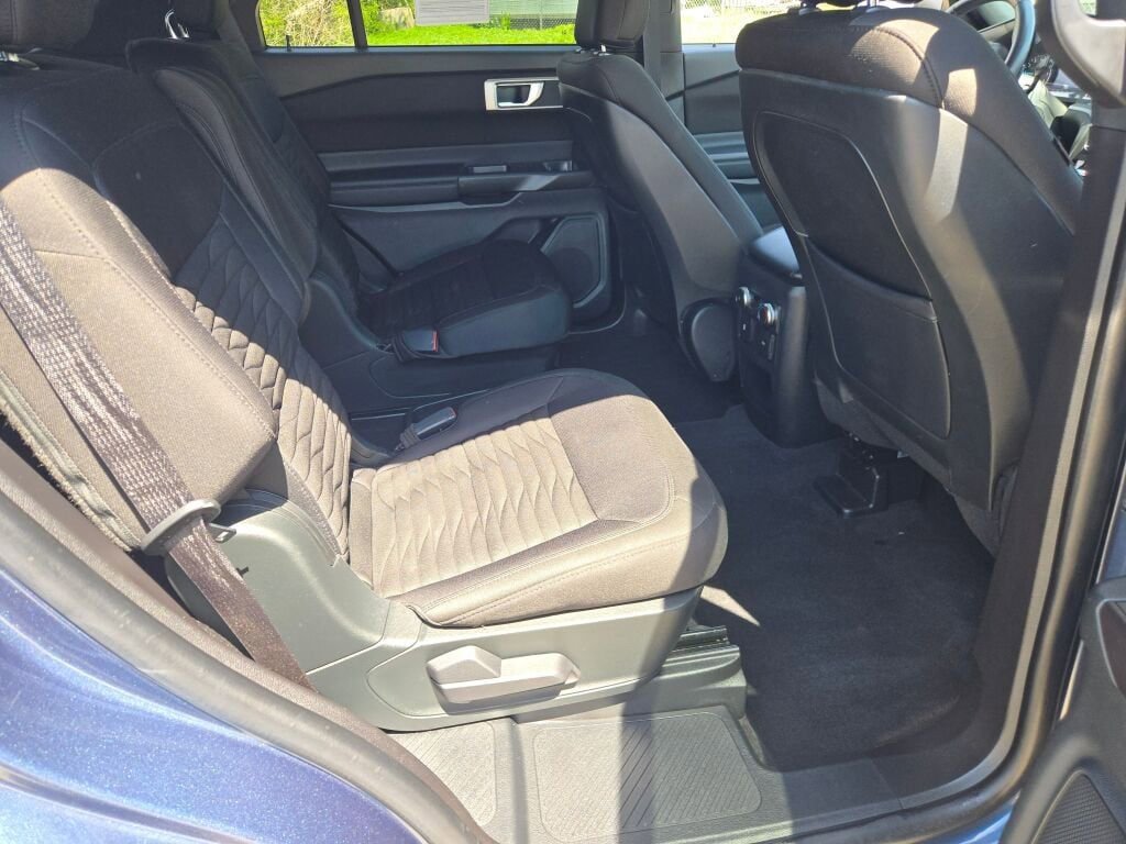 Used 2020 Ford Explorer XLT w/ Comfort Package AWD/4WD image 9
