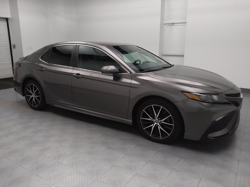 Used 2022 Toyota Camry SE FWD image 11