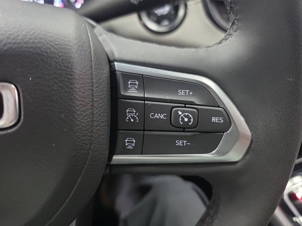 Used 2025 Jeep Compass Limited AWD/4WD image 30