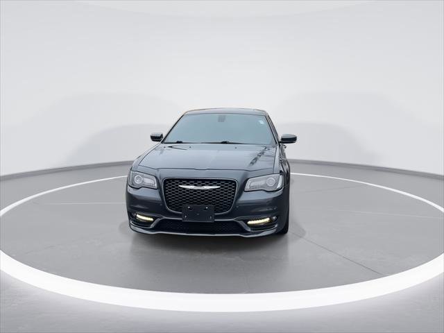 Used 2018 Chrysler 300 S w/ 300S Premium Group image 3