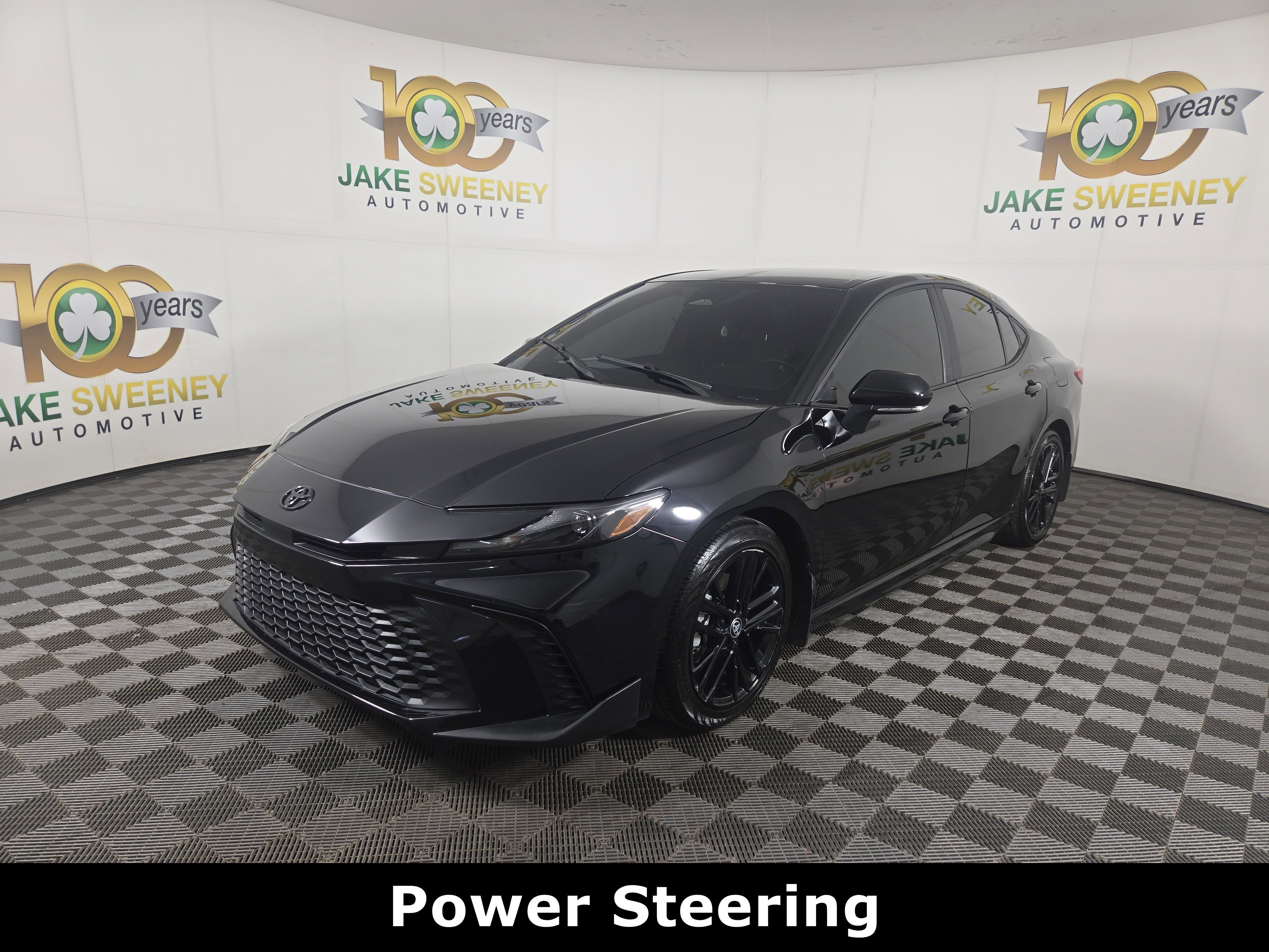 Used 2025 Toyota Camry SE FWD image 4