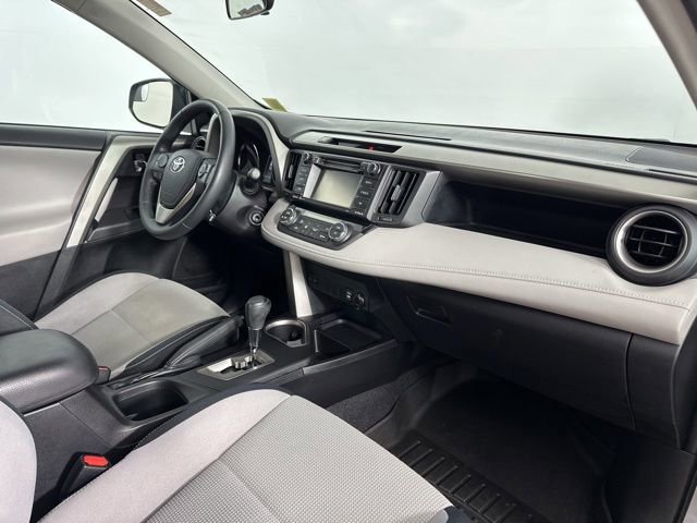 Used 2016 Toyota RAV4 XLE AWD/4WD image 25