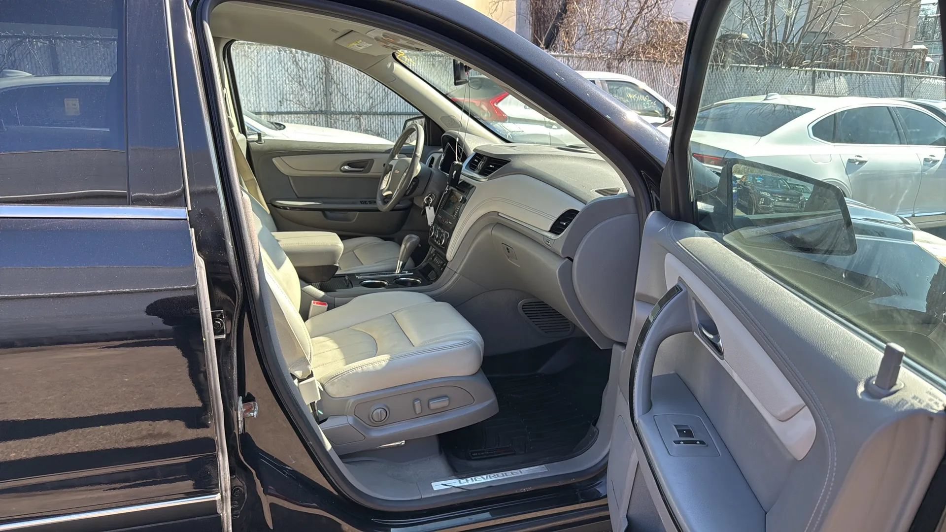 Used 2016 Chevrolet Traverse LTZ AWD/4WD image 24
