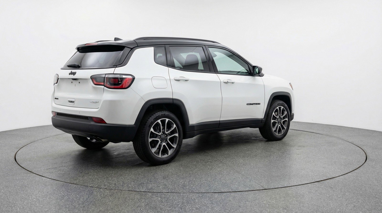 Used 2025 Jeep Compass Trailhawk AWD/4WD image 9