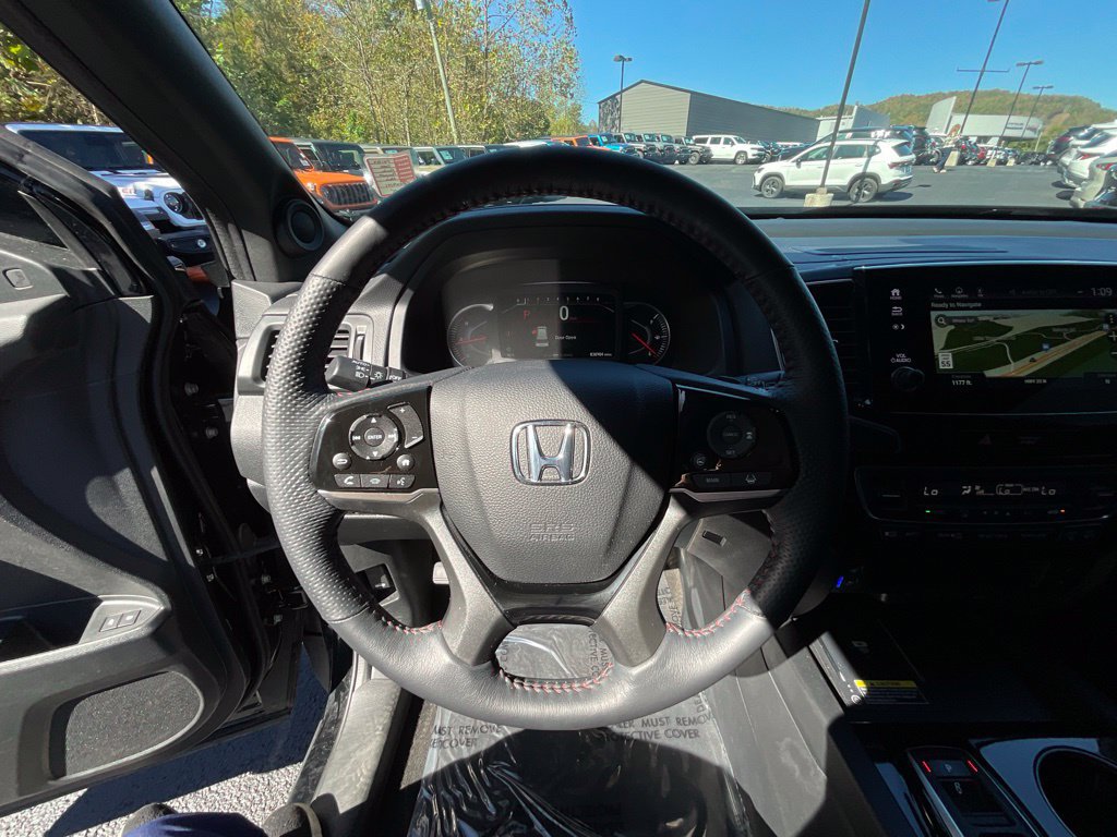 Used 2024 Honda Passport Black Edition image 10