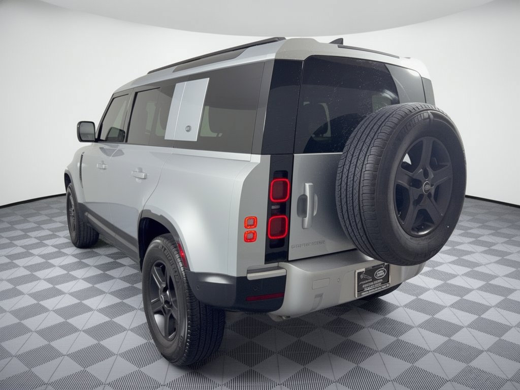 Used 2023 Land Rover Defender 110 S AWD/4WD image 3