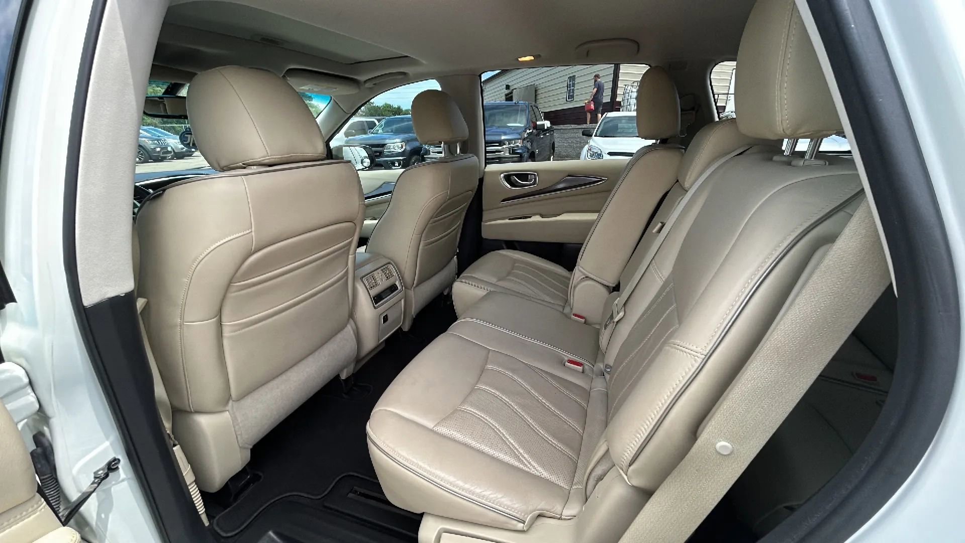 Used 2016 INFINITI QX60 FWD image 10