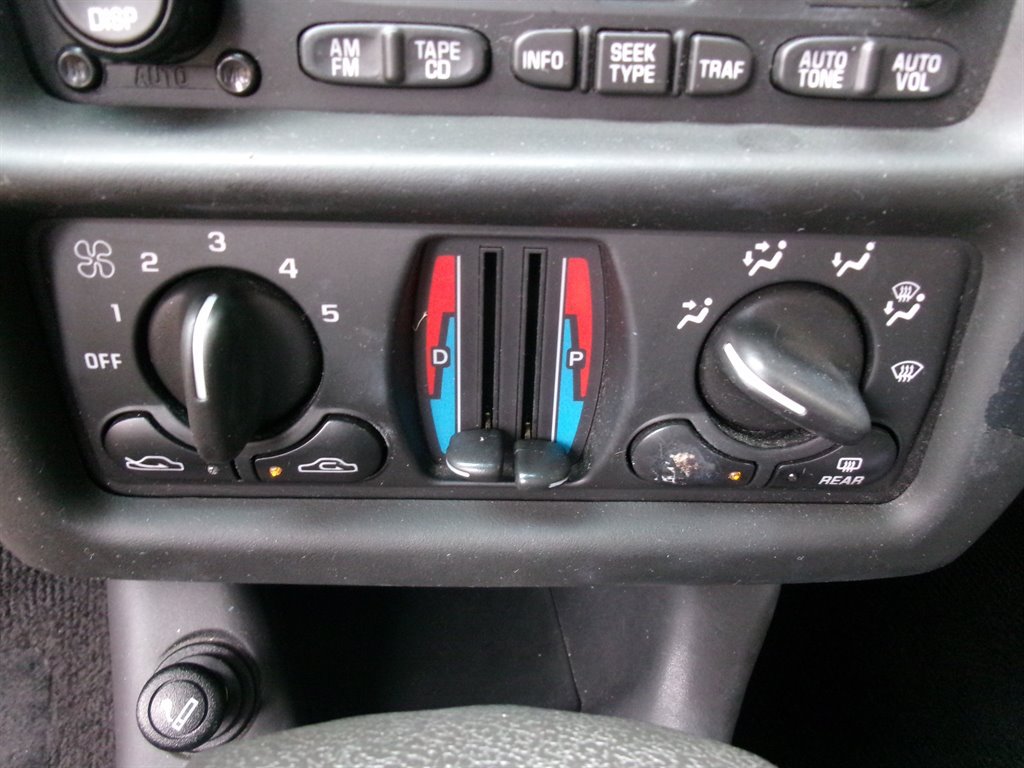 Used 2001 Chevrolet Monte Carlo SS w/ High Sport Appearance Pkg FWD image 28