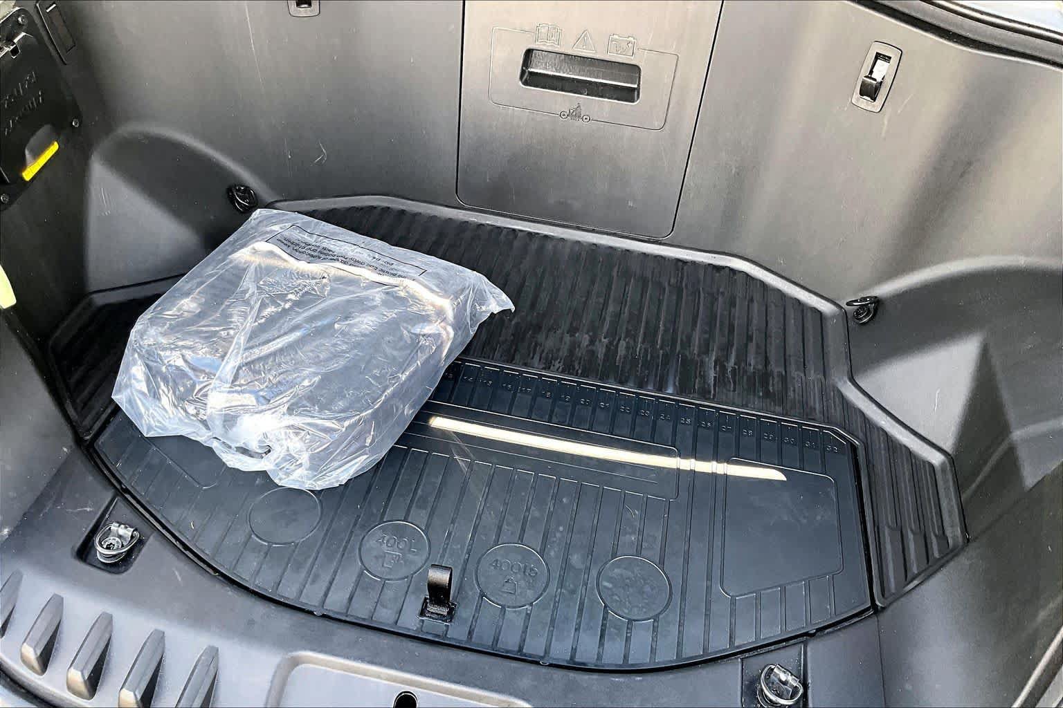 Used 2023 Ford F150 Lightning XLT AWD/4WD image 32