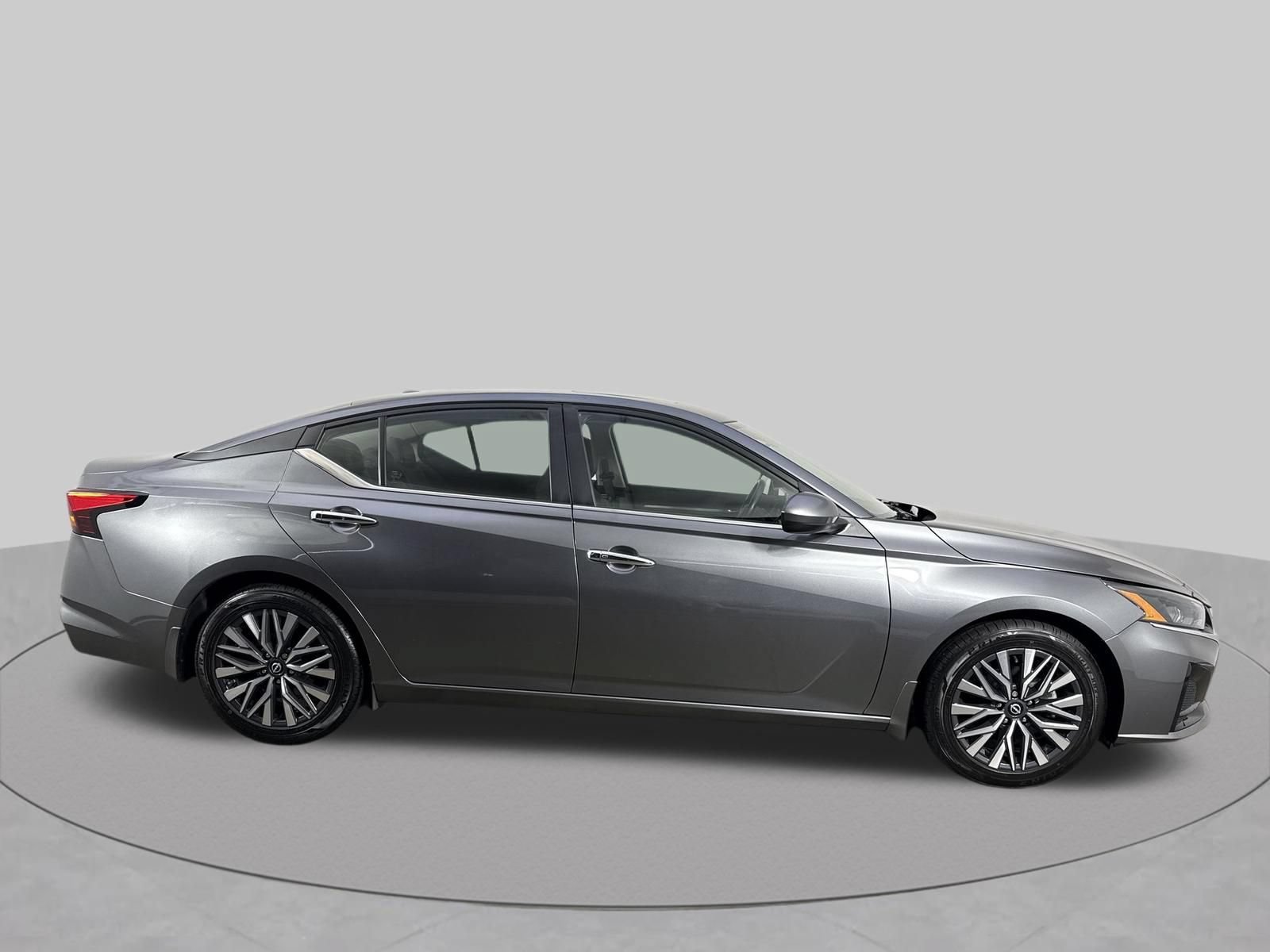 Used 2023 Nissan Altima 2.5 SV w/ SV Premium Package FWD image 36