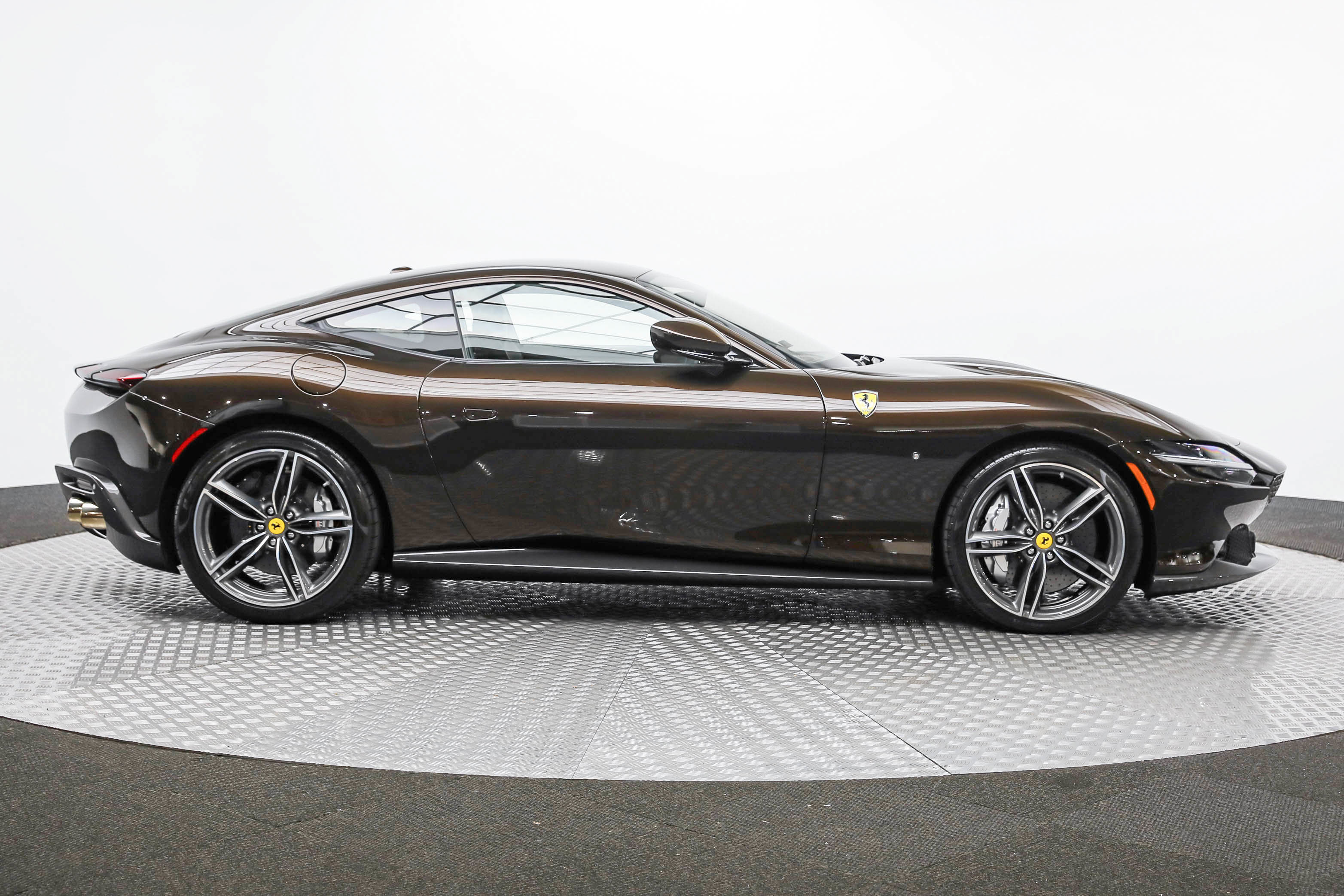 Certified 2022 Ferrari Roma image 9